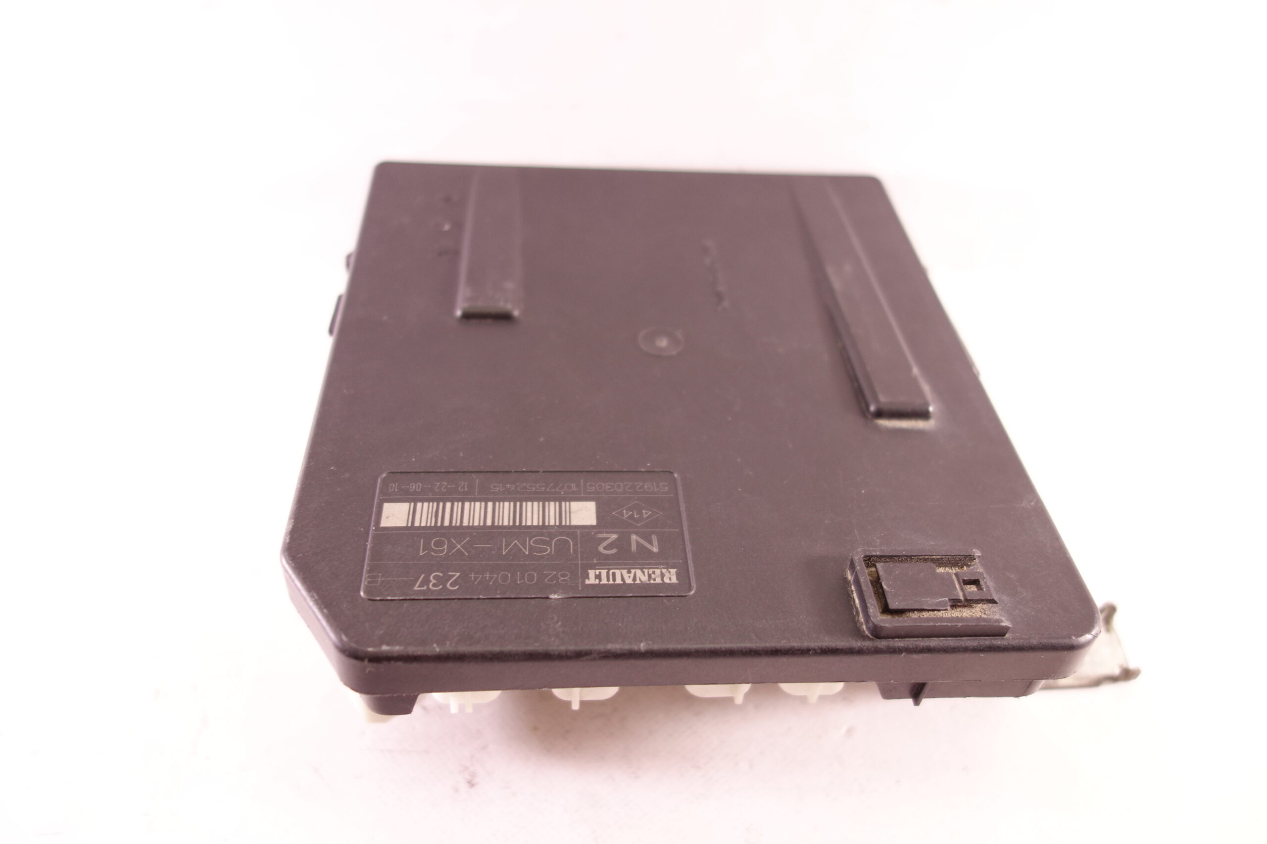 Caja de fusibles Renault Kangoo 8201044237B 82 01044 237 B 519220305 1077552415 - foto 1