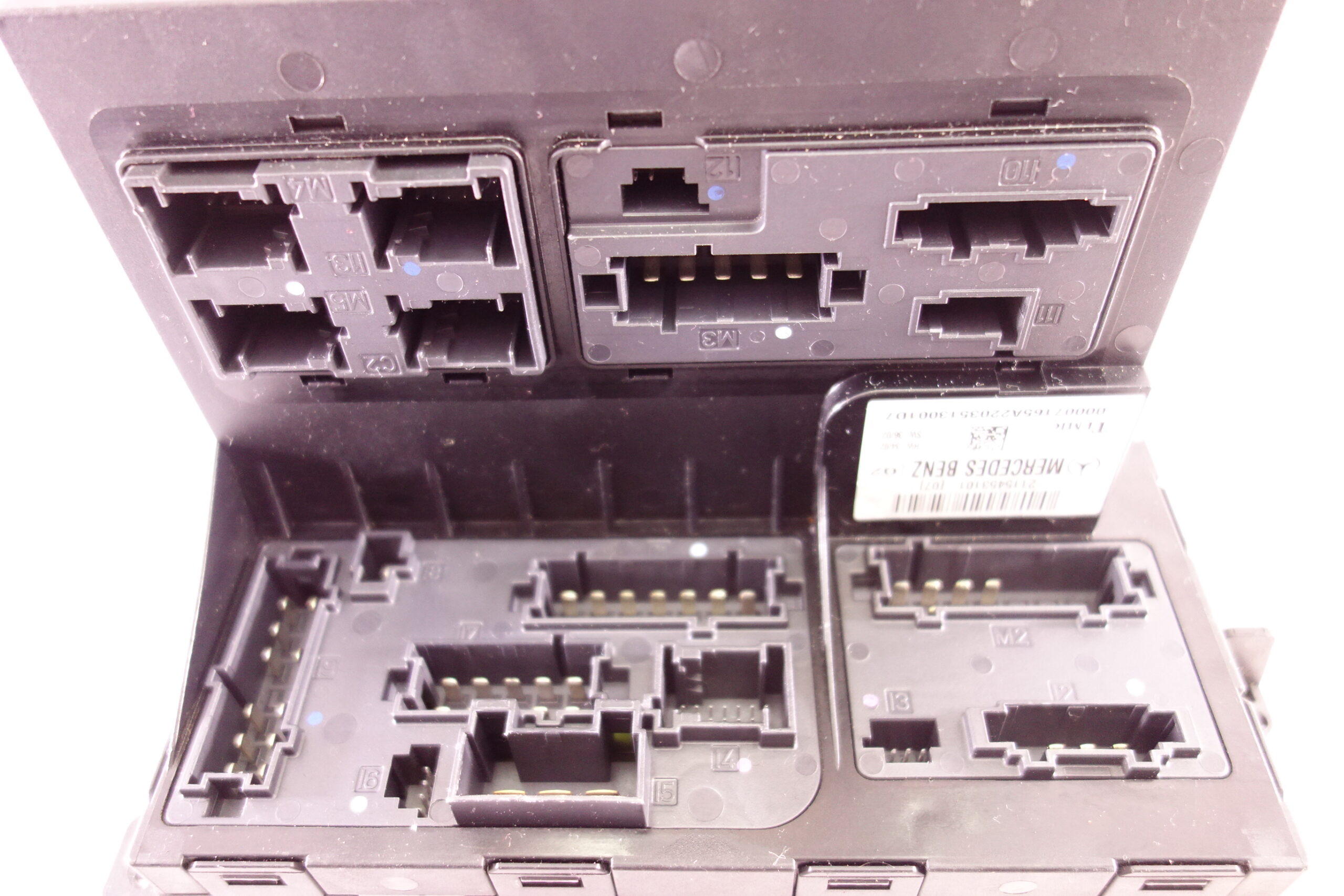 Caja de fusibles  Mercedes-Benz Clase E 2115453101 TEMIC 00007165A - foto 3