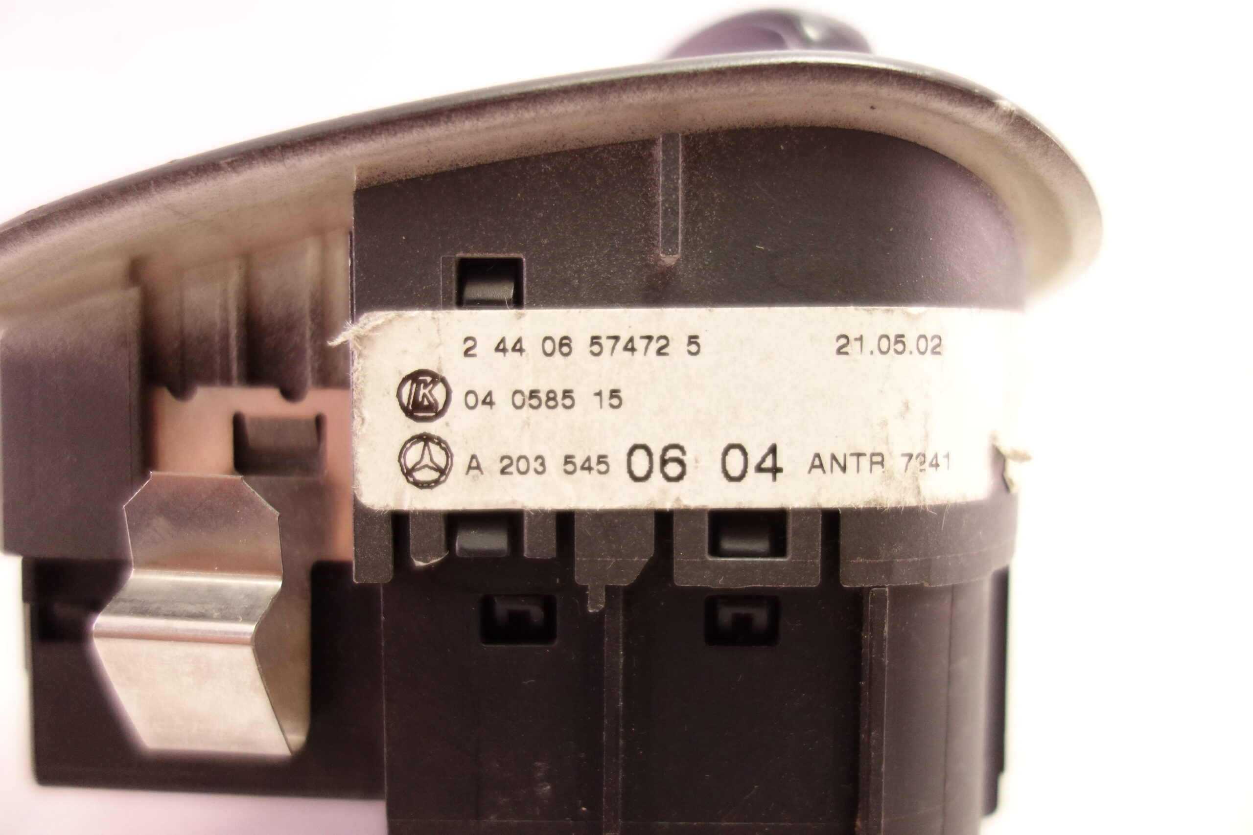 Interruptor de luz Mercedes Clase C 24406574725 2 44 06 57472 5 04058515 04 0585 15 A2035450604 A 203 545 06 04 - foto 2