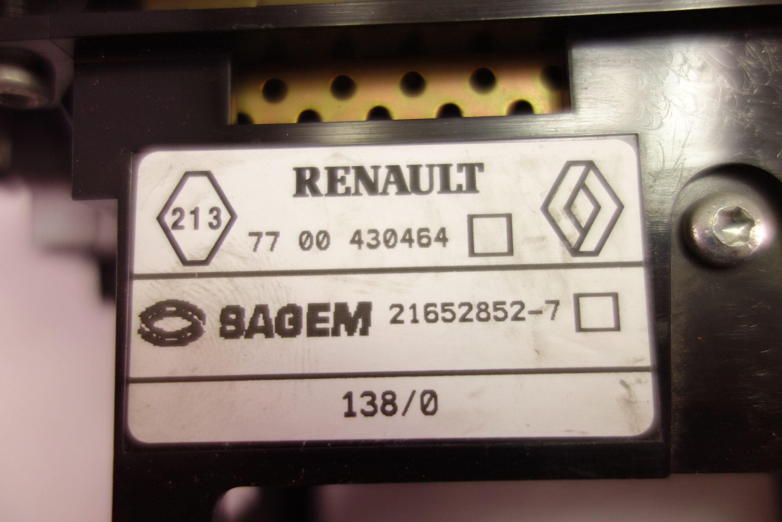 Pantalla multifunción Renault Scenic 7700430464 77 00 430464 216528527 21652852 7 7700438136 77 00 438 136 216547759 21654775 9 - foto 2