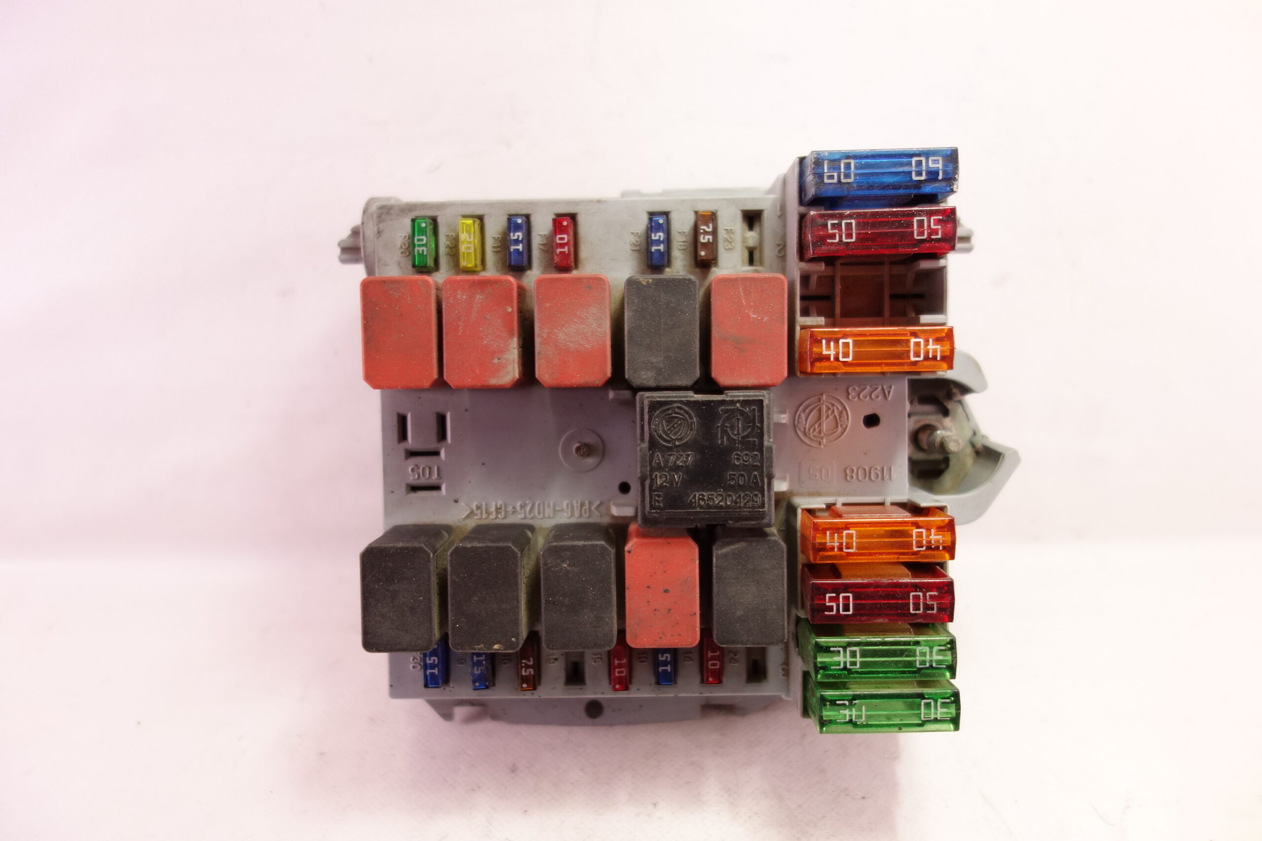 Caja de fusibles Peugeot Boxer 1332043080 A22311909 A223 11909 - foto 1