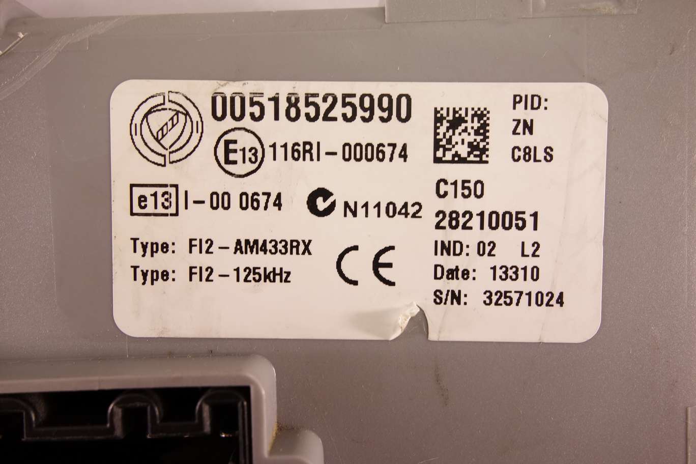 Caja de fusibles Fiat 500 00518525990 11RI000674 11RI 000674 FI2AM433RX FI2 AM433RX FI2 125 KHZ - foto 2