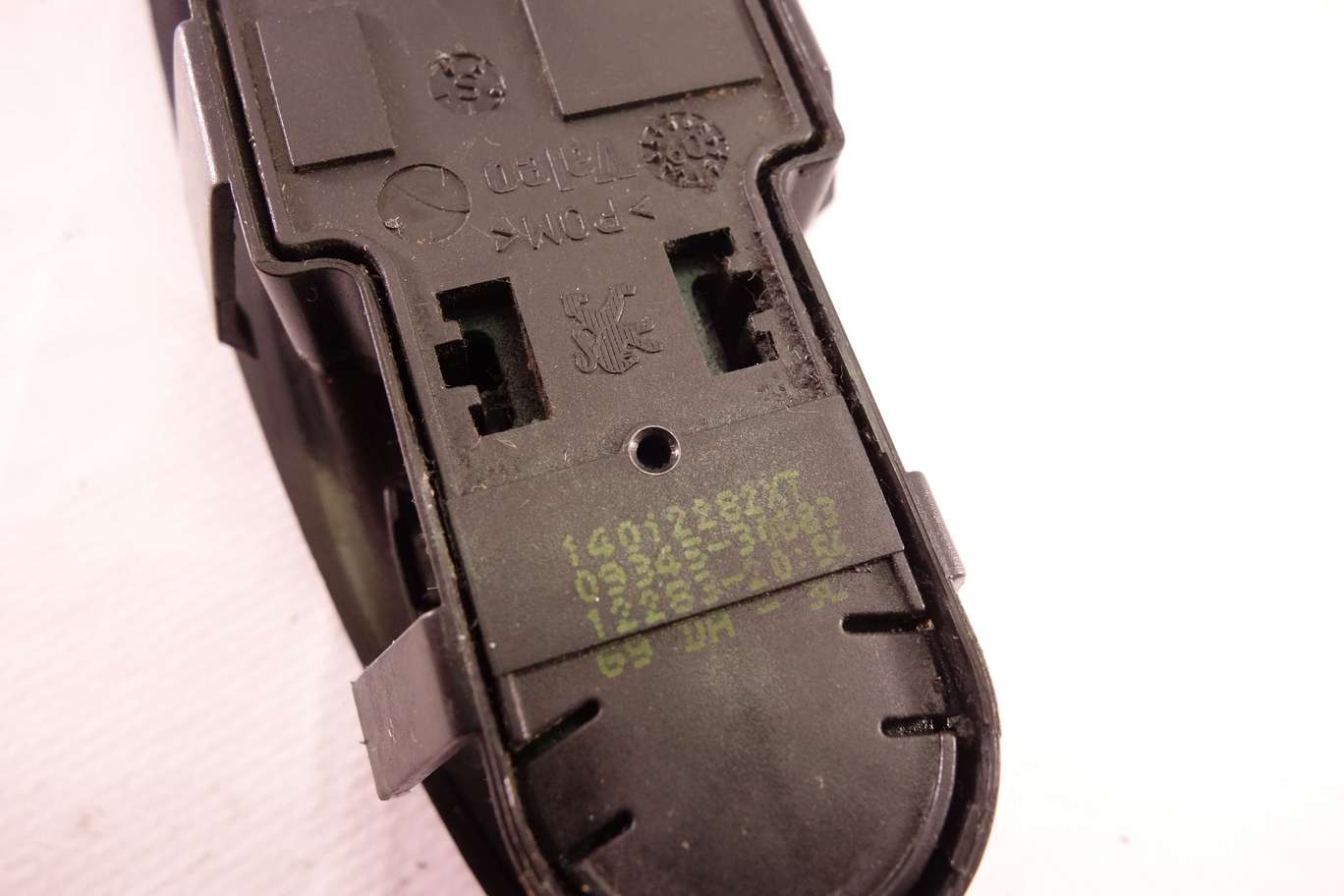 Mando interruptor elevalunas delantero izquierdo Citroen Fiat 14012282XT E30639013C E30639 01 3C - foto 3