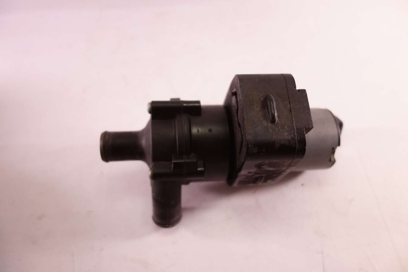 Bomba de agua auxiliar Mercedes Clase M 0392020044 0 392 020 044 A0018356064 A 001 835 6064 0392020096 0 392 020 096 A0028353564 A 002 835 35 64 A1635010081 - foto 1