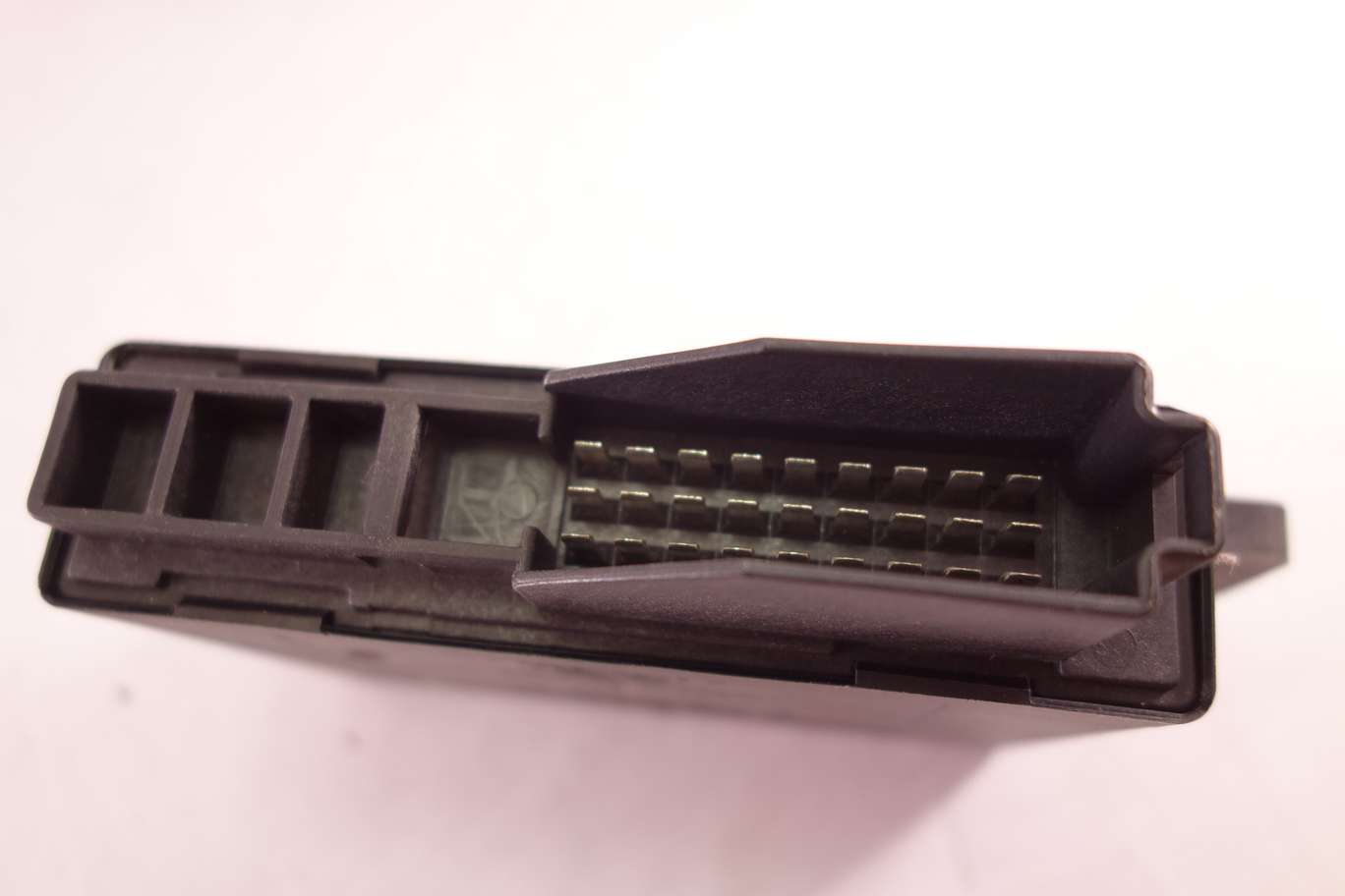 Modulo de control de cierre centralizado Mercedes Clase E - foto 3