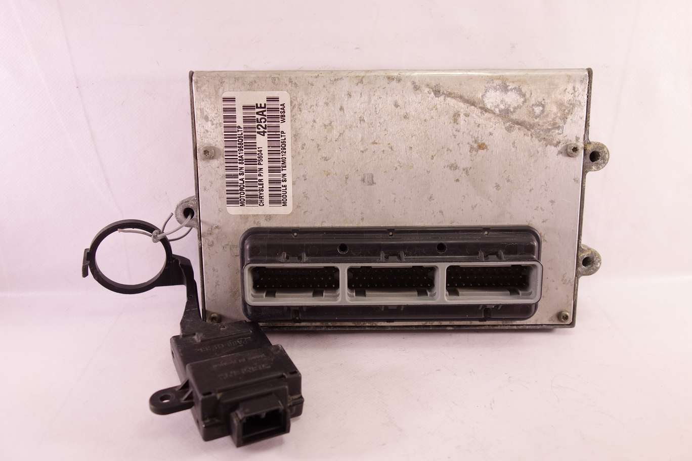 Centralita del motor con inmovilizador Jeep Grand Cherokee 88A1968Q6LTP P56041425AE P56041 425AE 5WK4812C 5WK4 812C P56042298AC - foto 1