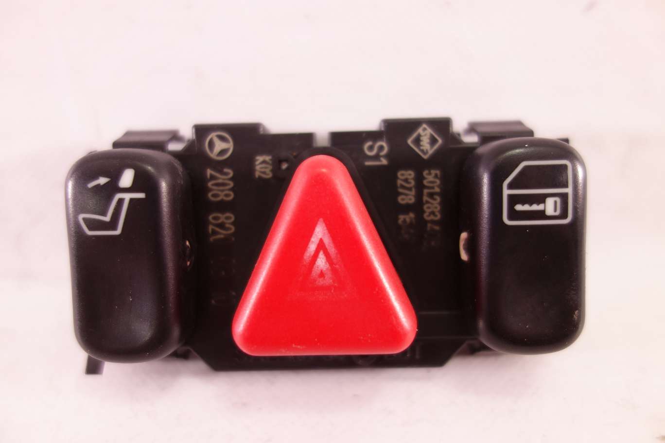 Interruptor de emergencia Mercedes W202 2088200310 208 820 03 10 SWF 501283408 501 283 408 82781546 8278 1546 - foto 1