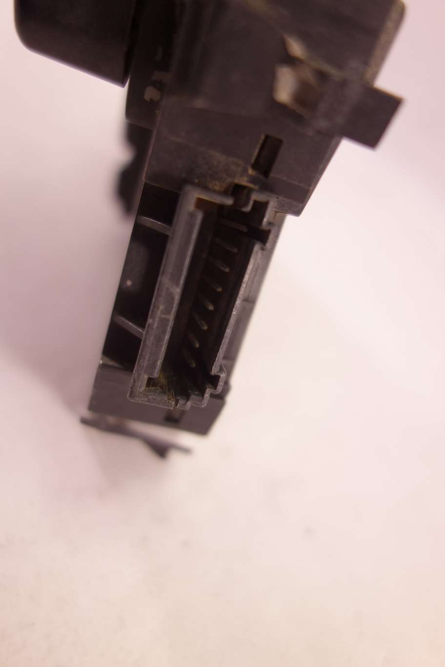 Interruptor de asiento Mercedes Clase C 2088204410 208 820 44 10 LK 03464105 03 4641 05 - foto 3