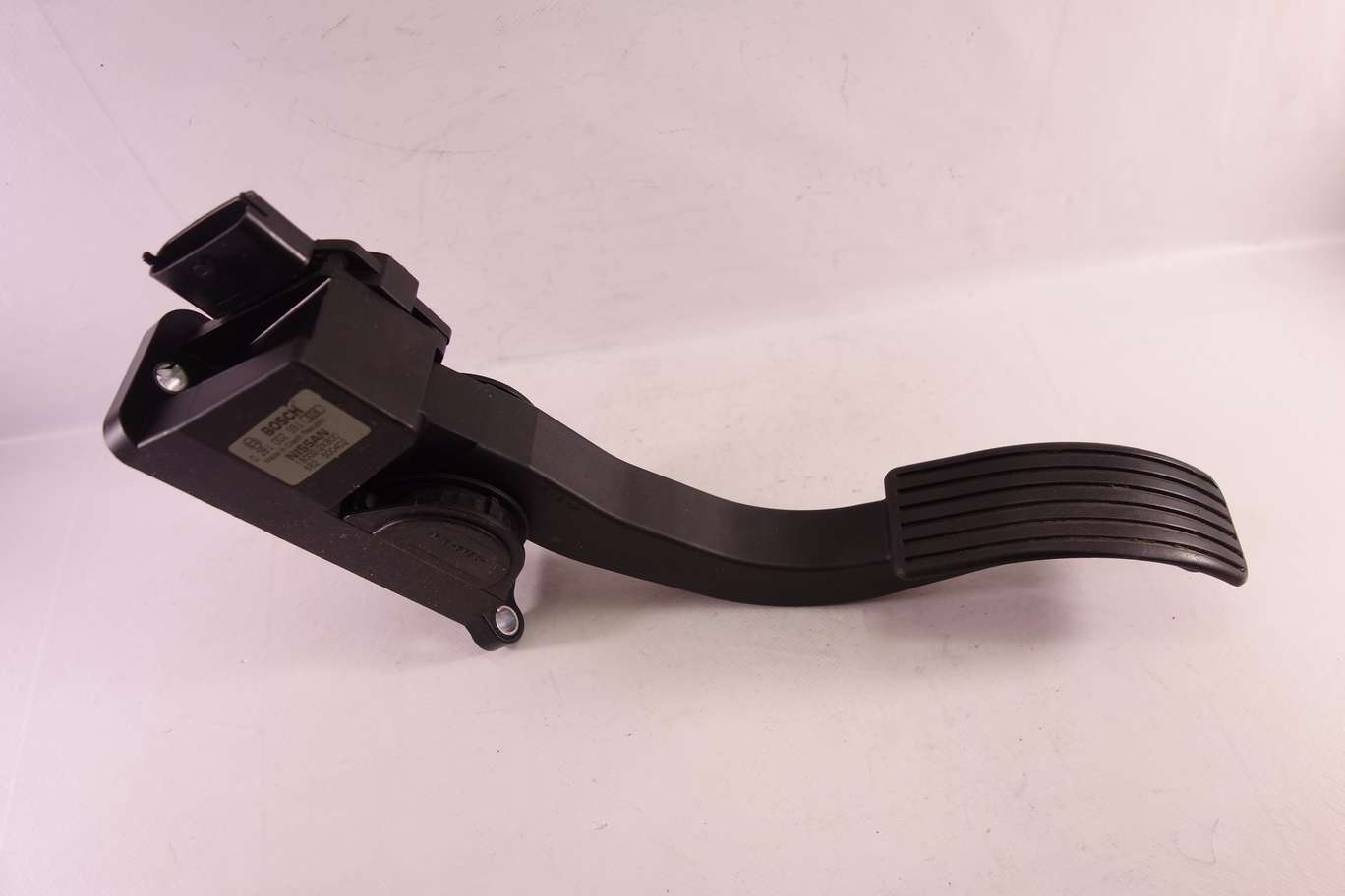 Pedal acelerador Nissan Terrano 0281002591 0 281 002 591 180022X800 18002 2X800 - foto 1
