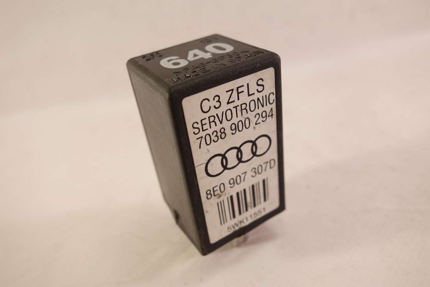 Relé 640 Audi A4 - foto 1