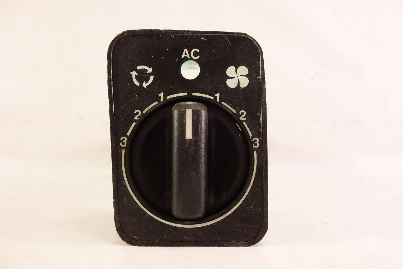 Interruptor de aire acondicionado Ford 91BG18578CA - foto 1