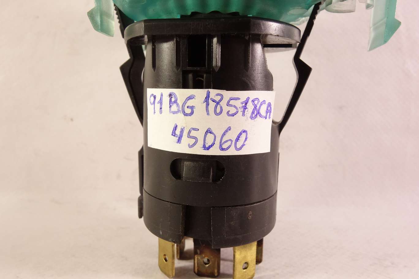 Interruptor de aire acondicionado Ford 91BG18578CA - foto 2