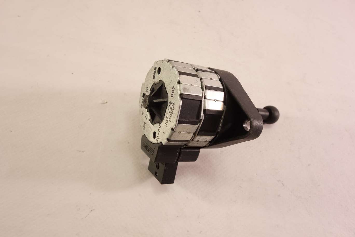 Servomotor faros BMW Serie 7 8352206 8 352 206 BOSCH 1307220007 1 307 220 007 - foto 1