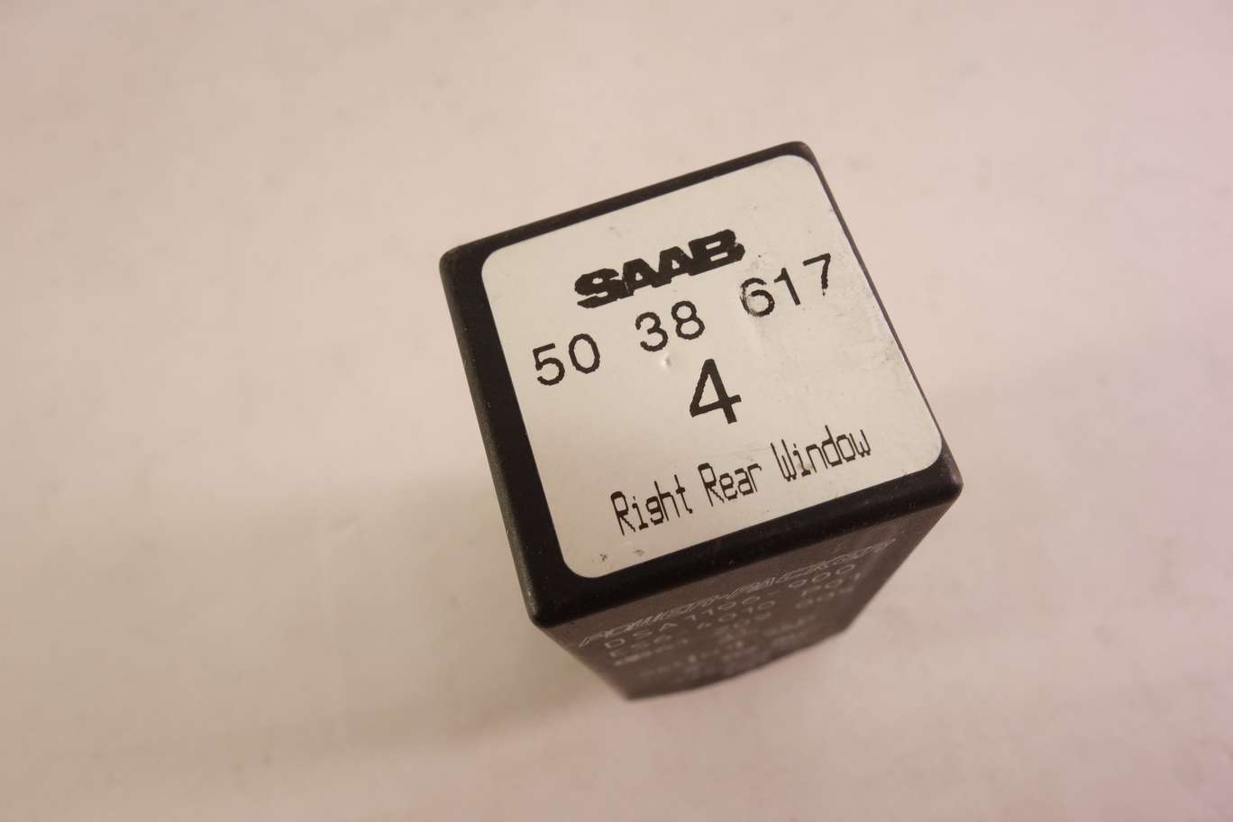 Relé Saab DSA1196900 DSA1196 900 ES64010P01 ES6 4010 P01 61209005 61 209 005 5038617 50 38 617 - foto 2