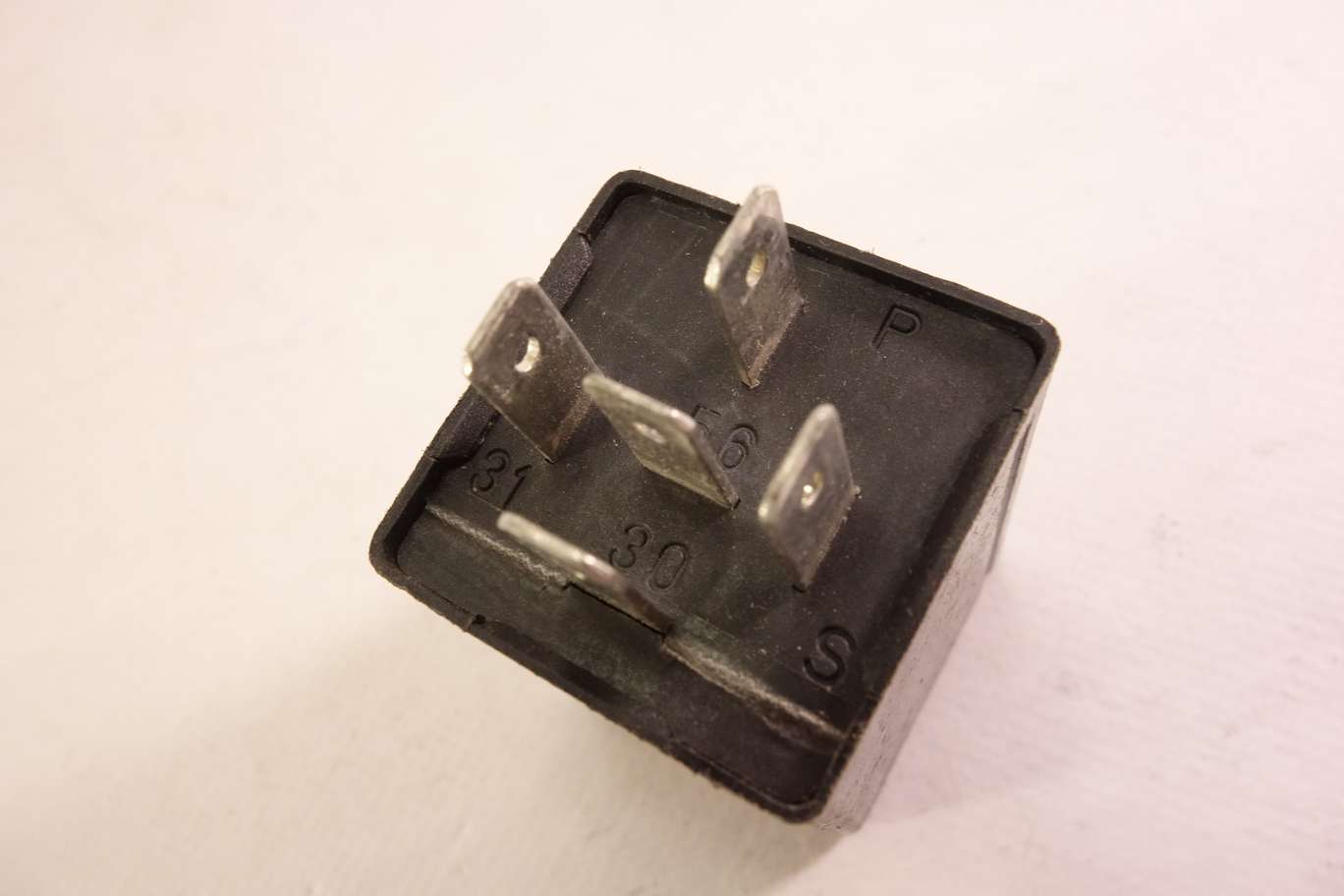 Relé bomba de agua Chrysler 04686400AA 5WD00426102 5WD004261 02 - foto 2