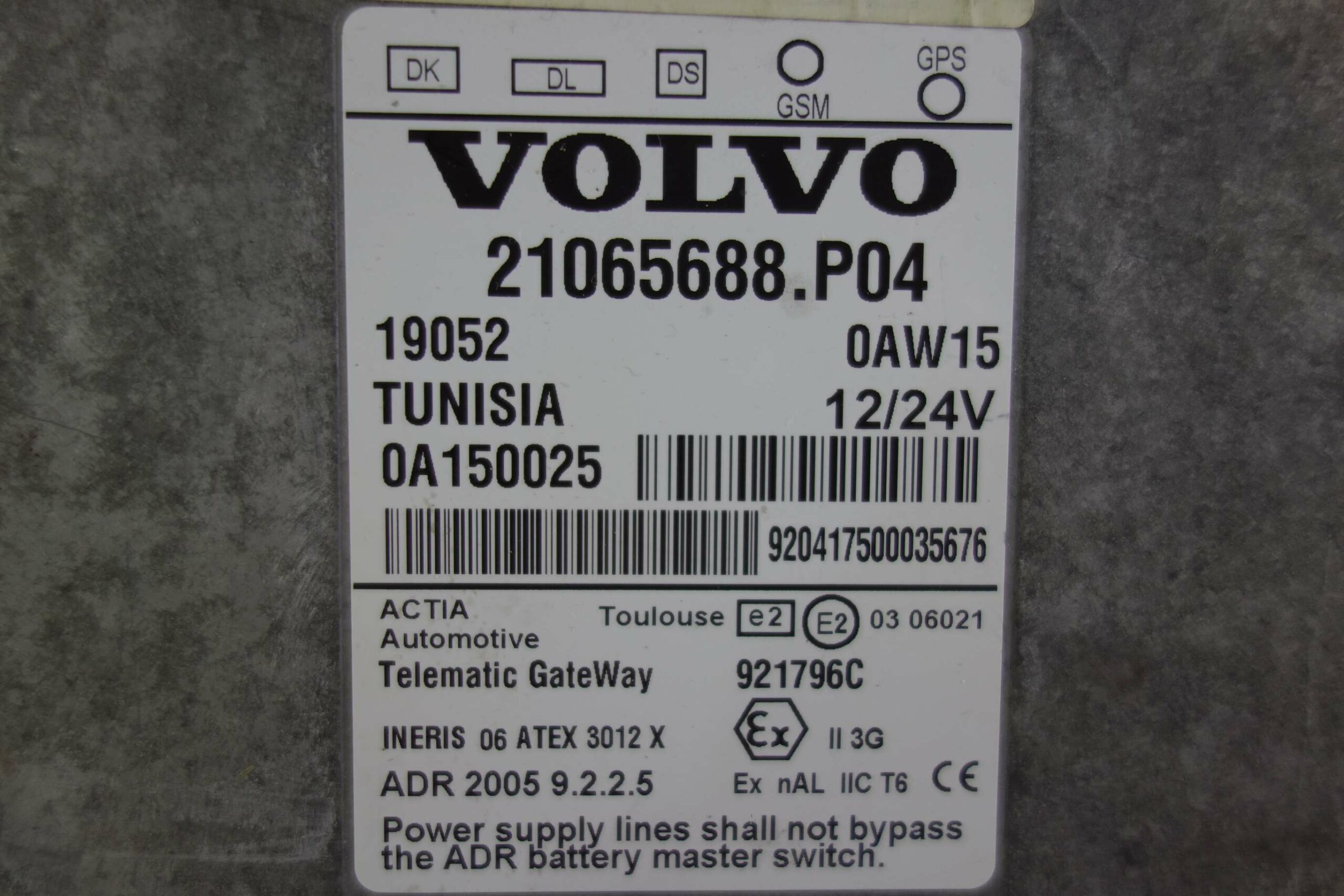 Unidad de control Volvo 21065688.P04 21065688P04 21065688 P04 921796C E20306021 E2 03 06021 - foto 2