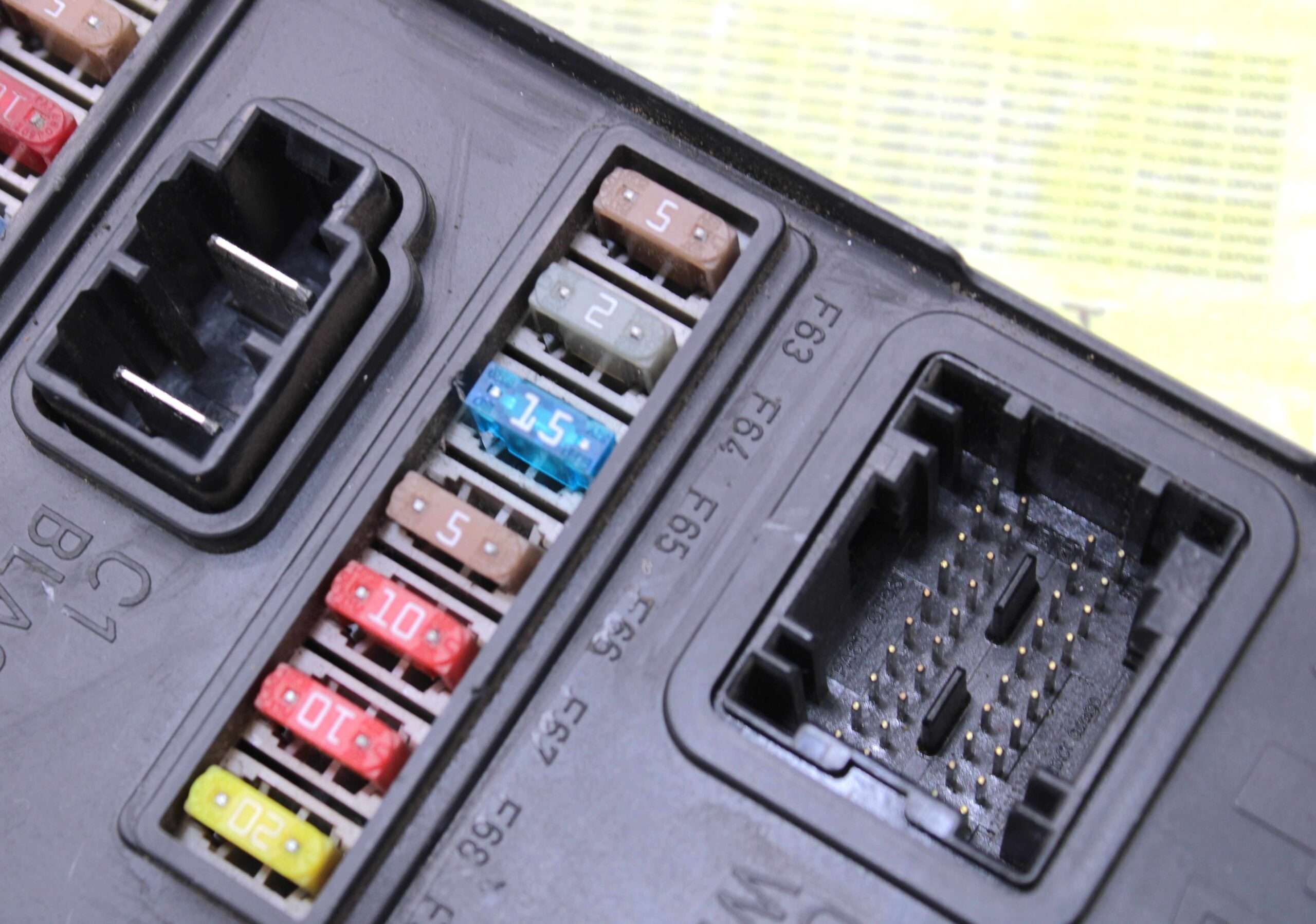 Caja de Fusibles Ford Transit - foto 4