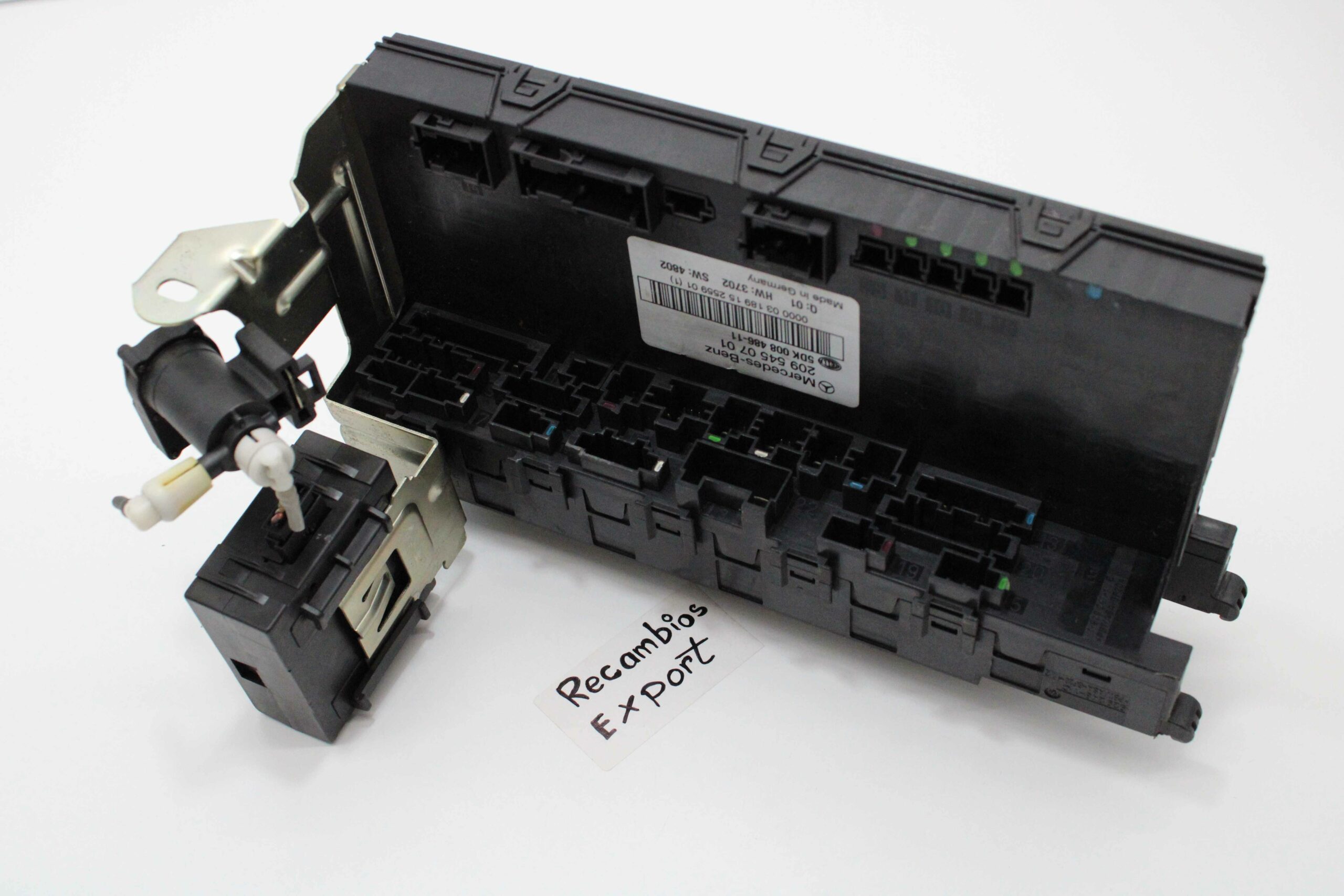 Caja de Fusibles Mercedes Clase C 2095450701 209 545 07 01 5DK00848611 5DK 008 486 11 A2038202726 A 203 820 27 26 9292481C 929148 1C - foto 1