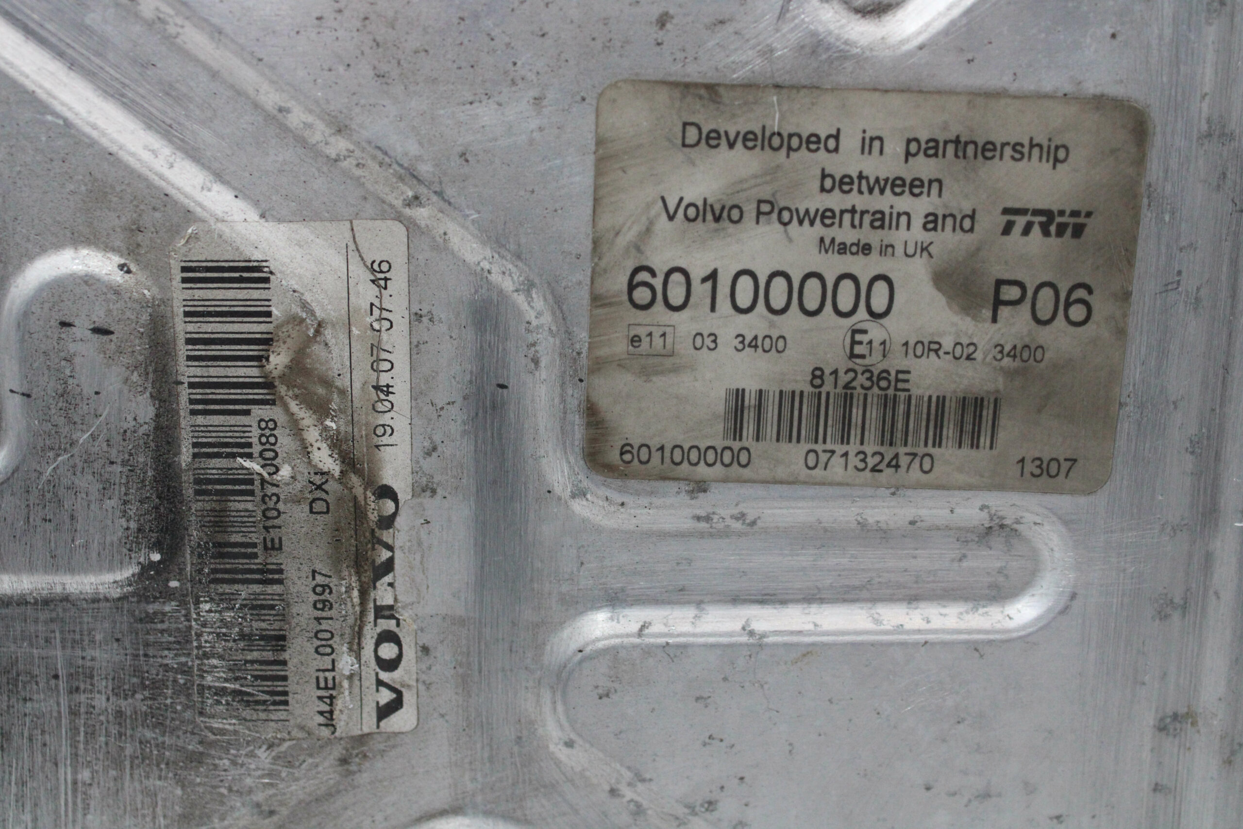 Centralita del motor ECU Volvo Renault 60100000P06 60100000 P06 10R-02 3400 10R023400 10R 02 3400 E1103400 E11 3400 - foto 2