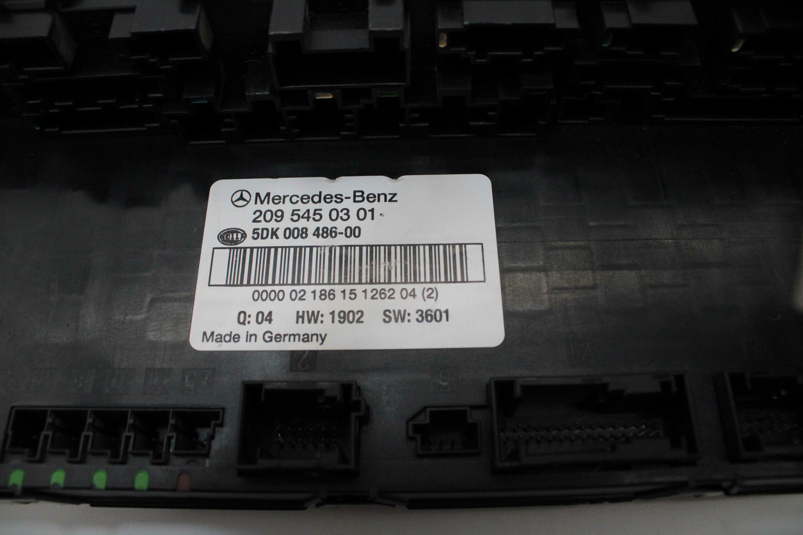 Caja de Fusibles Mercedes CLK W209 W203 2095450301 209 545 03 01 5DK00848600 5DK 008 486 00 - foto 2