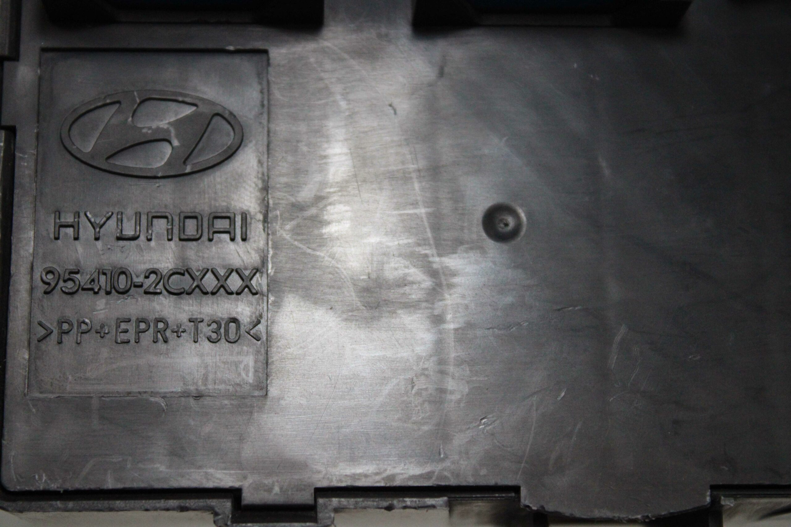 Caja de Fusibles Hyundai 954102C160 95410 2C160 A1000412 A1 00 0412 97RAI000012 97RAI 000012 K09F005V00325 K09 F005V00325 954102CXXX 95410 2CXXX - foto 3