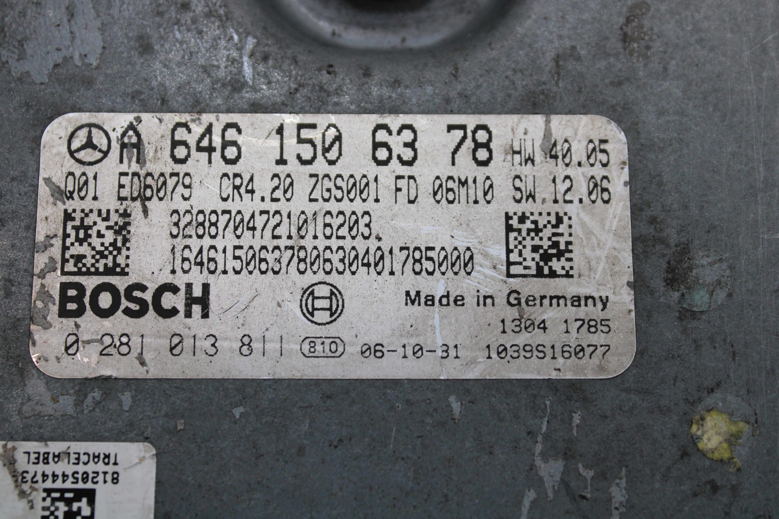 Centralita de Motor Mercedes Sprinter W906 3-T 211 CDI A6461506378 A 646 150 63 78 BOSCH 0281013811 0 281 013 811 - foto 2
