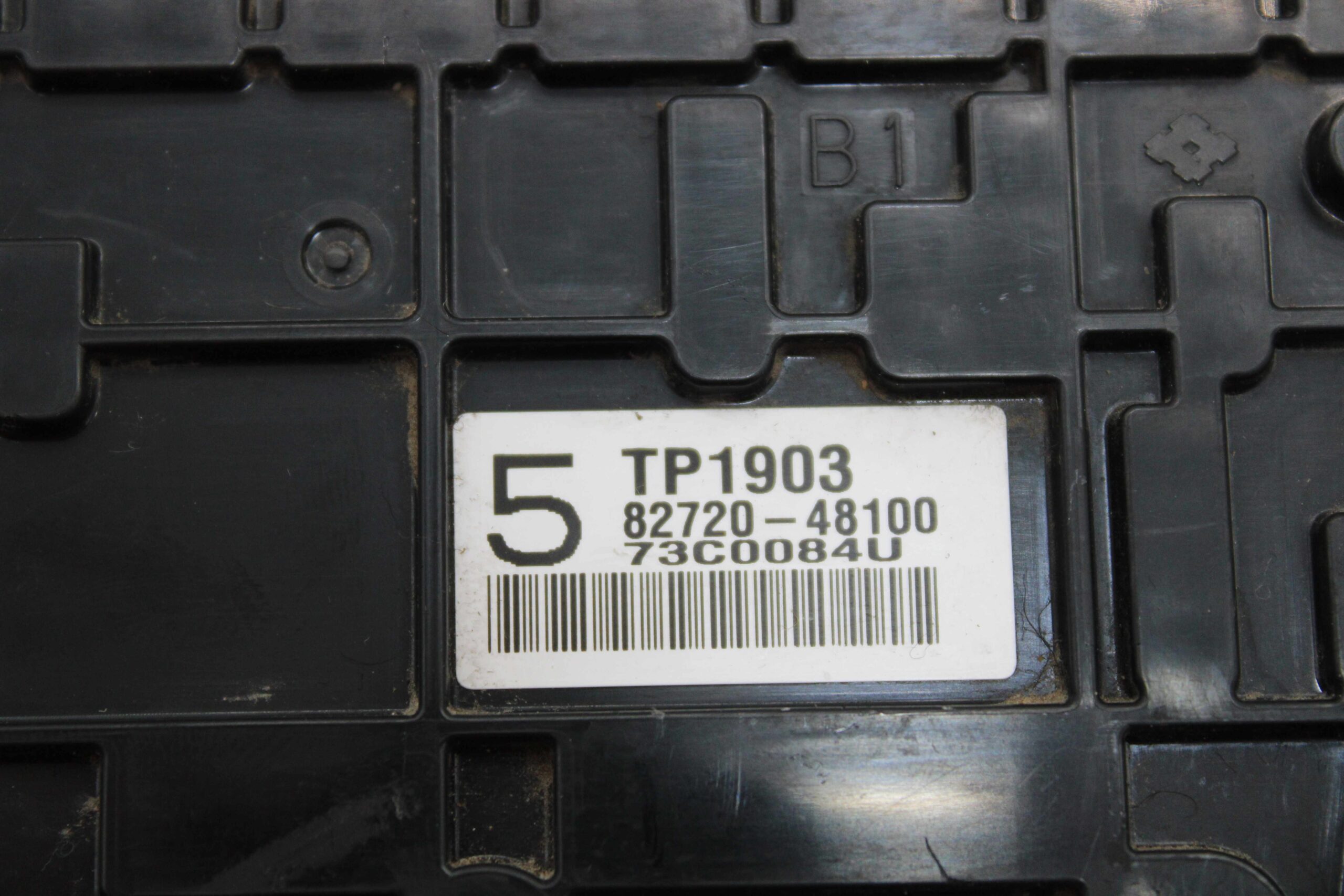 Caja de Fusibles Lexus RX350 8272048100 82720 48100 TP1903 - foto 2