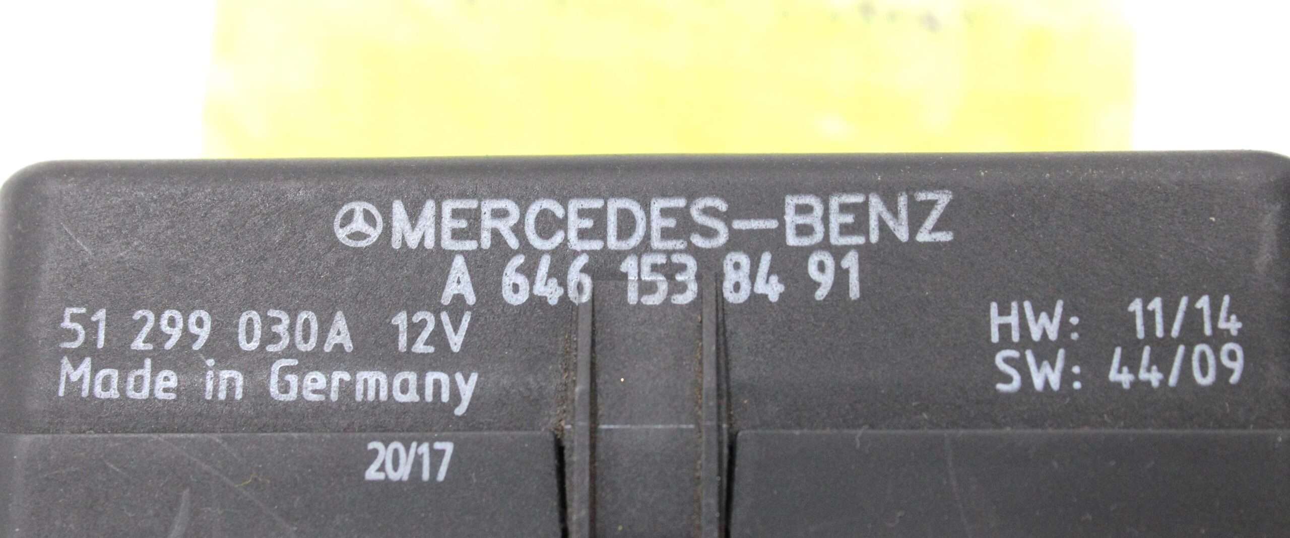 Relé Precalentamiento Mercedes Clase C W202 - foto 2