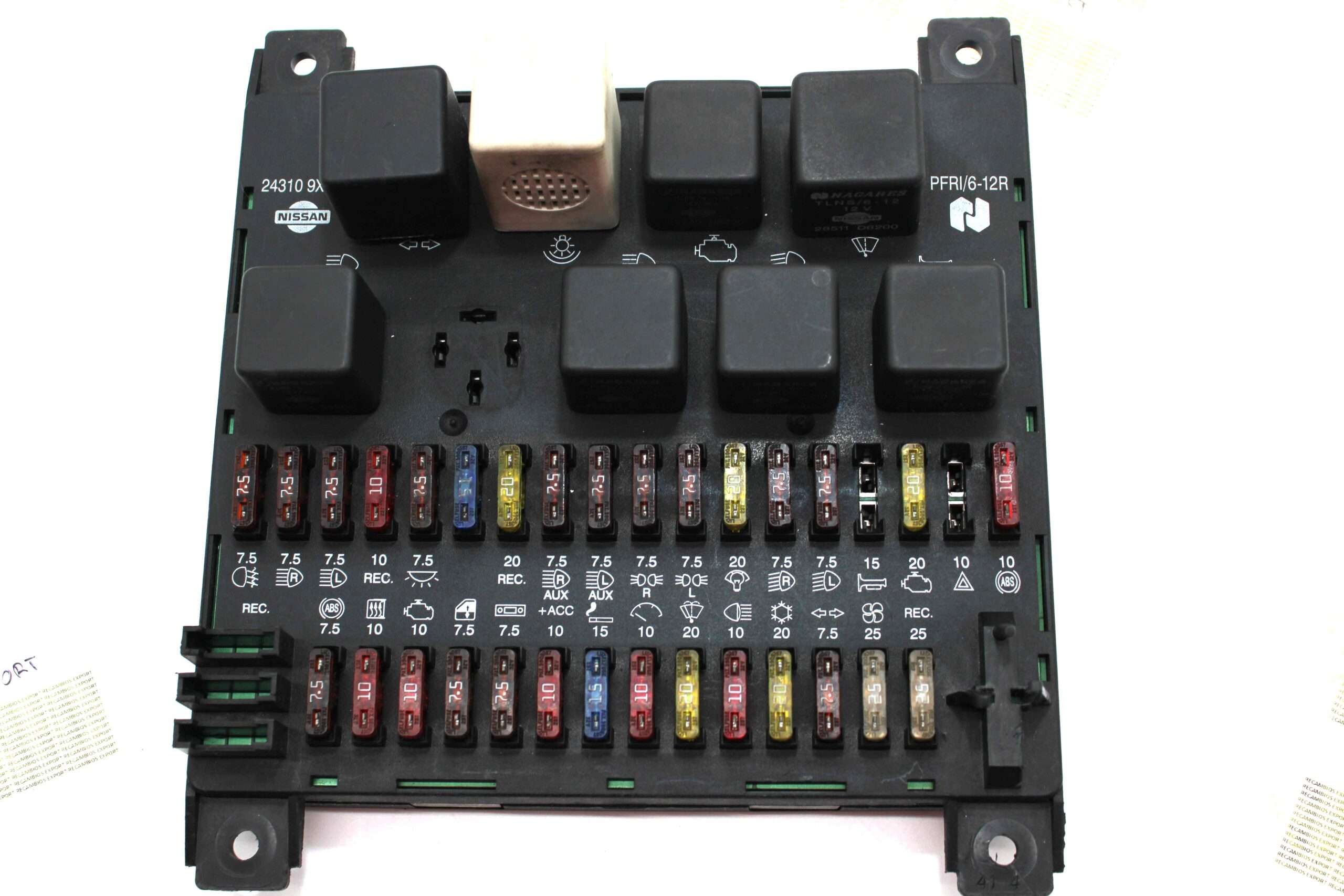 Caja de Fusibles Nissan Atleon Cabstar - foto 3